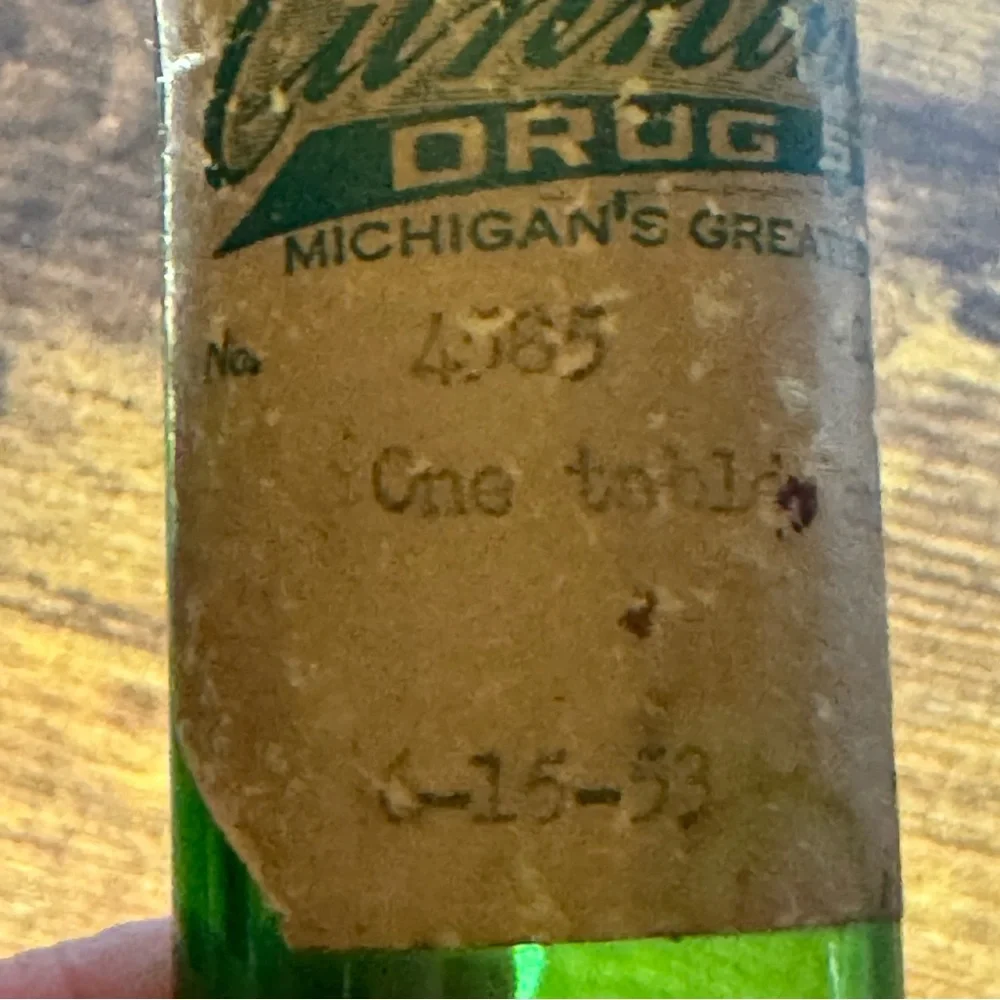Vintage 1953 Cunningham Drug Stores Detroit‎ MI Green Glass Prescription Bottle